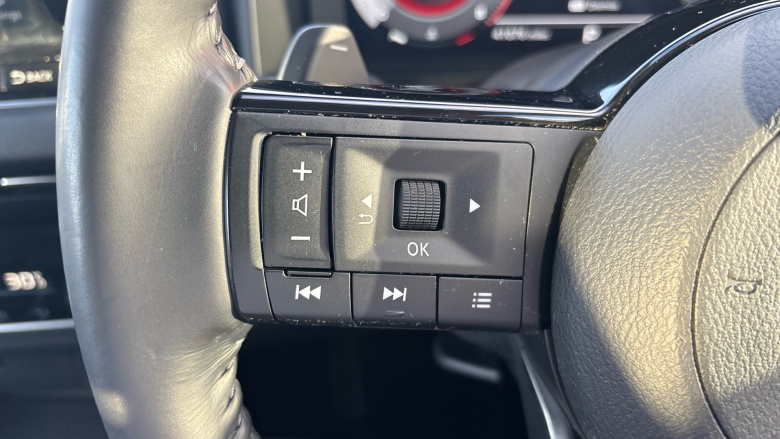 Nissan Qashqai 1.3 DiG-T MH 158 Premiere Edition 5dr Xtronic Petrol Hatchback